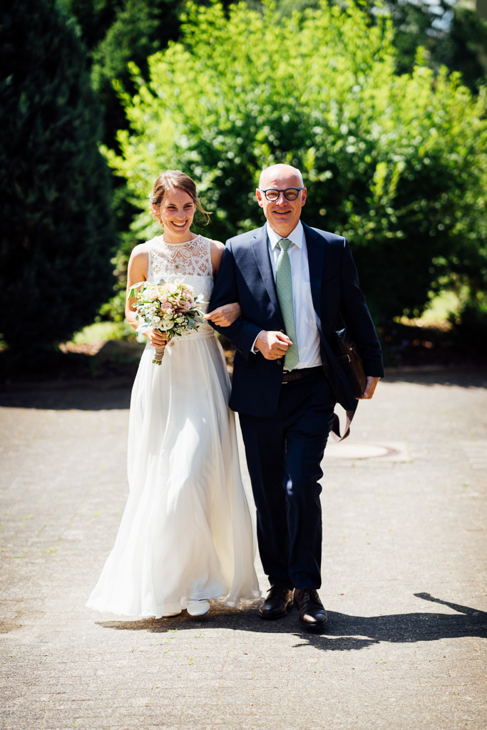 Braut, Brautvater, Hochzeitsfotografie, Hochzeitsreportage, glücklich, Hochzeit,