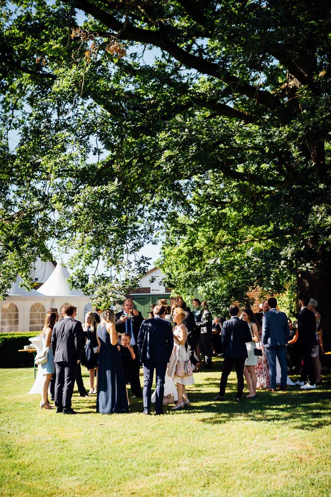 Brautpaar, Heiraten in Bielefeld, Hochzeitsgesellschaft, Hochzeitsfotografie,