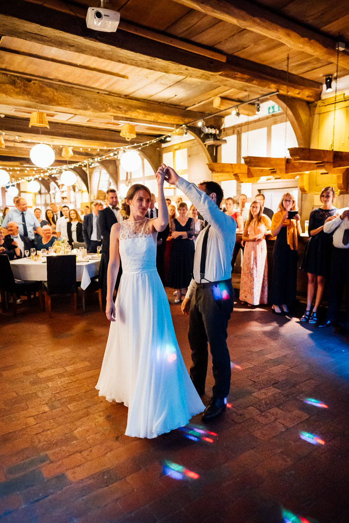 Brautpaar, Heiraten in Bielefeld, Hochzeitstanz, Hochzeitsfotografie,