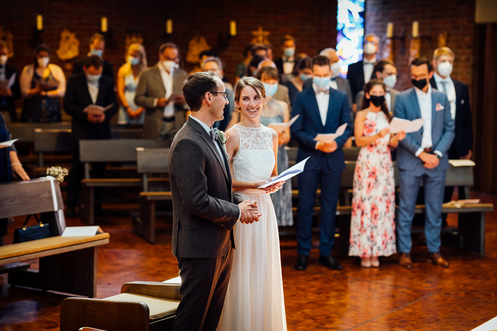 Brautpaar, kirchliche Trauung, Hochzeitsfotografie, Heiraten in Bielefeld,