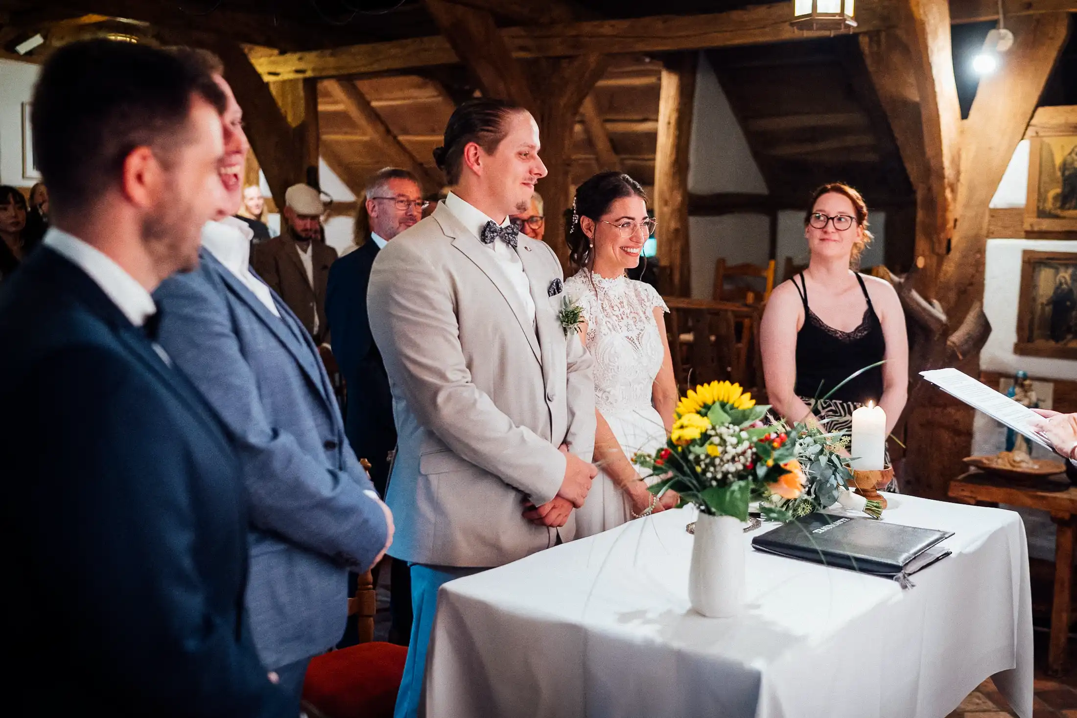Hochzeit, Das Gastliche Dorf, Hirtenkapelle, standesamtliche Trauung, Braut, Bräutigam, Hochzeitsfotograf, Delbrück
