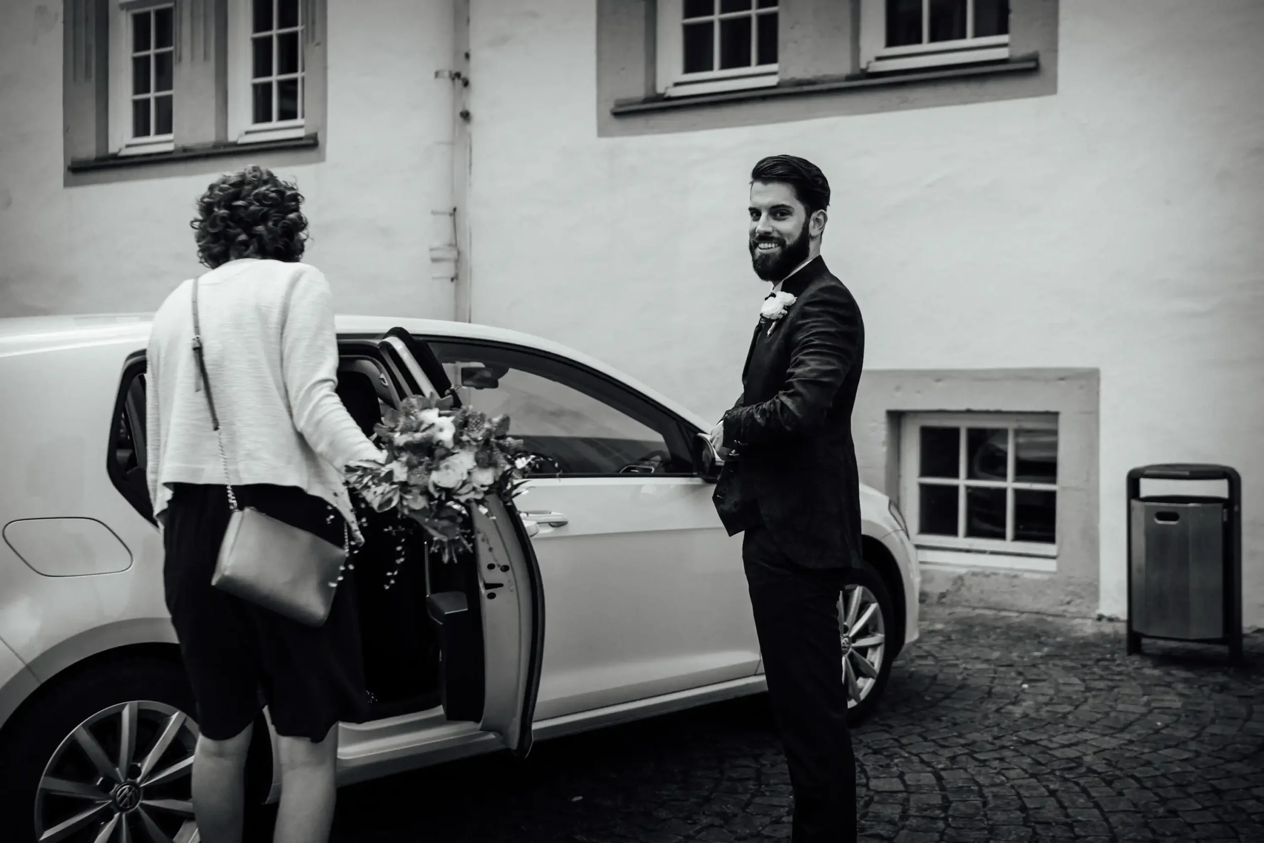 Hochzeitsfotograf Paderborn, Residenzschloss, Libori, standesamtliche Trauung, Schloss Neuhaus, Bräutigam, Hochzeit,