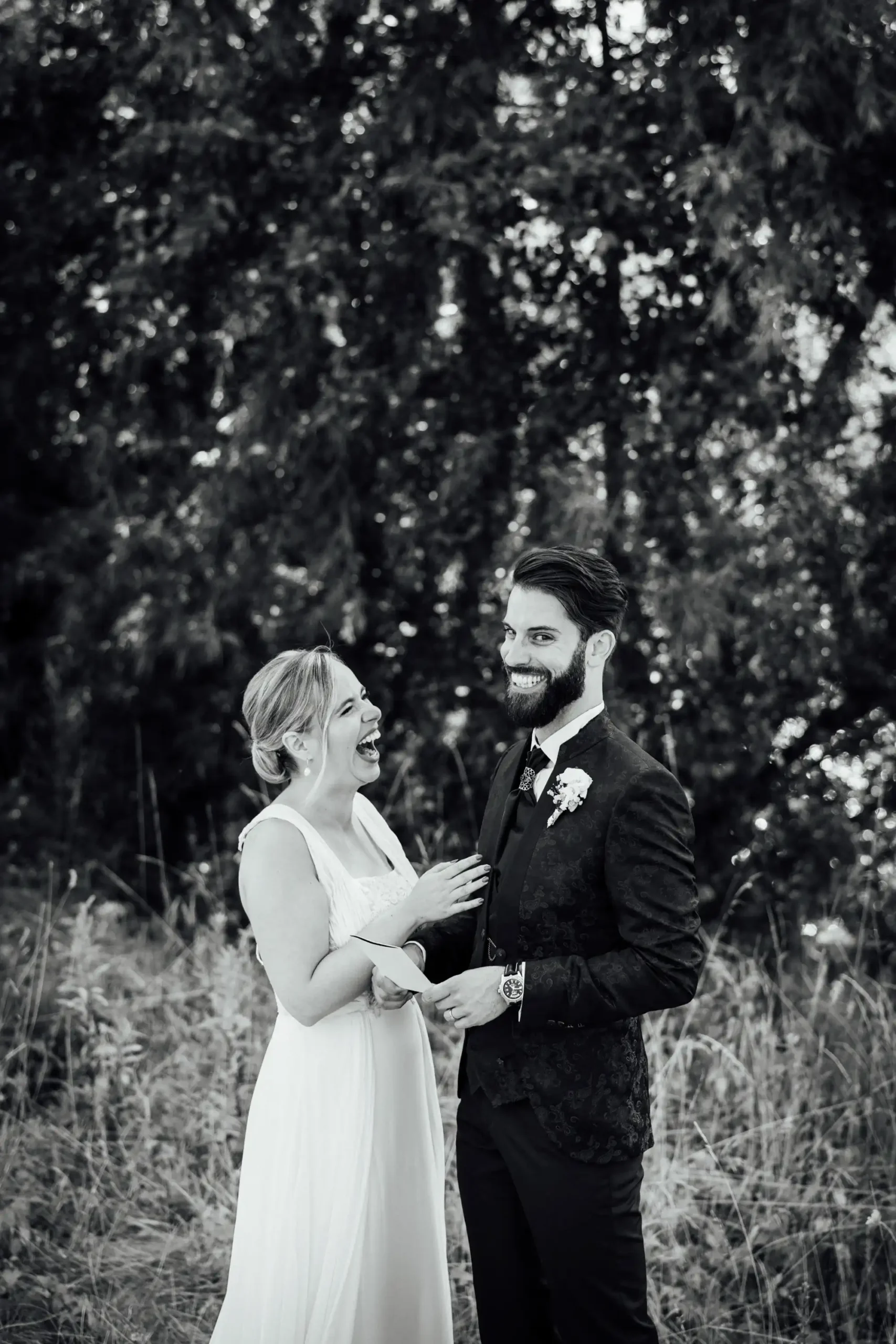 Hochzeitsfotograf Paderborn, standesamtliche Trauung, Brautpaar, Gut Lippesee, glücklich, lachen