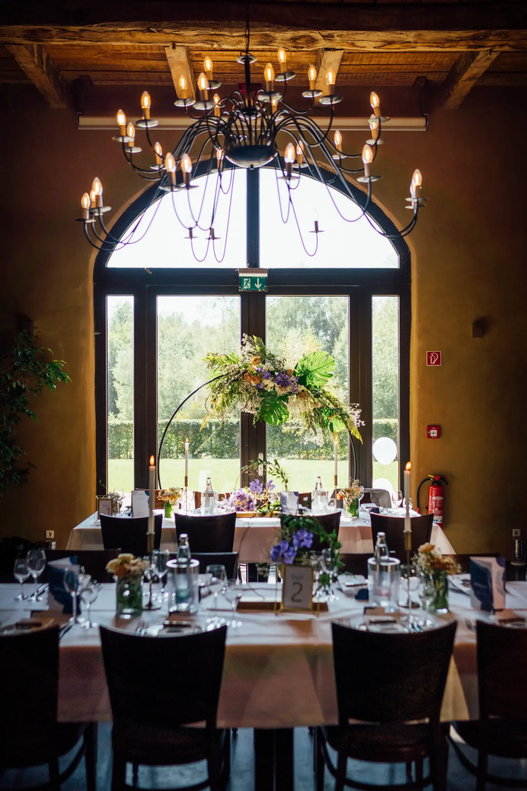 Hochzeitsfotograf Paderborn, standesamtliche Trauung, Brautpaar, Gut Lippesee, Tischdeko, Hochzeit,