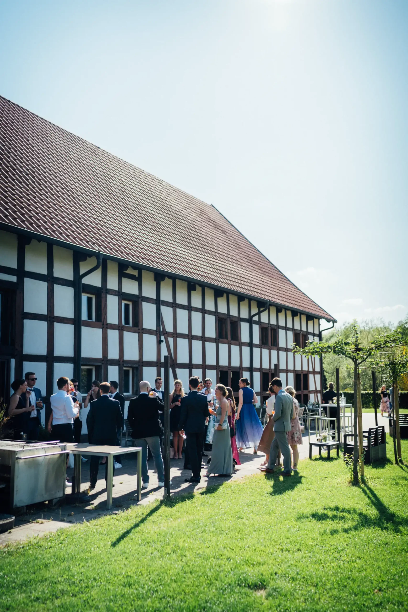 Hochzeitsfotograf Paderborn, standesamtliche Trauung, Brautpaar, Gut Lippesee, Gartenparty,