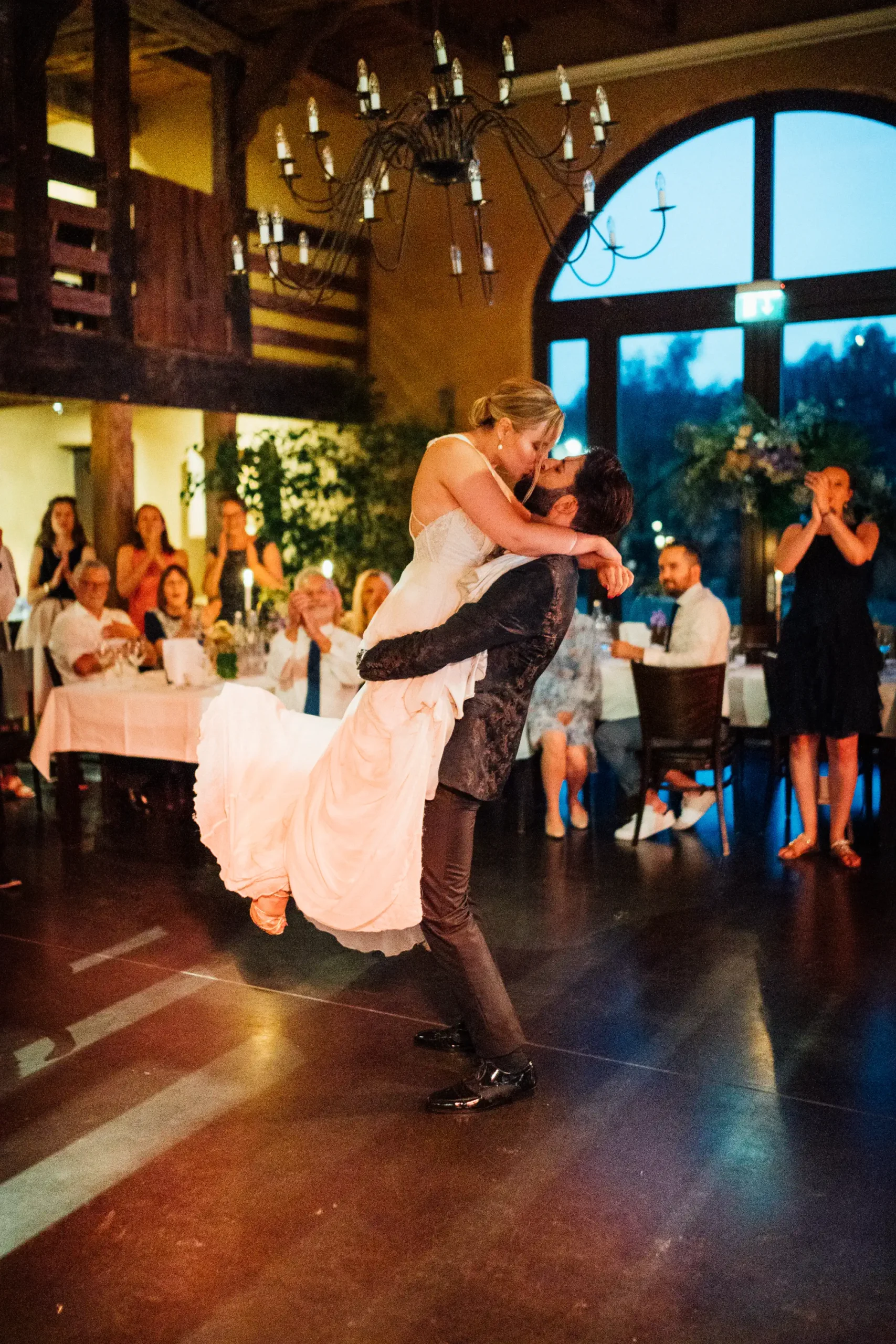 Hochzeitsfotograf Paderborn, standesamtliche Trauung, Brautpaar, Gut Lippesee, Hochzeit, Brauttanz, Eröffnungstanz,
